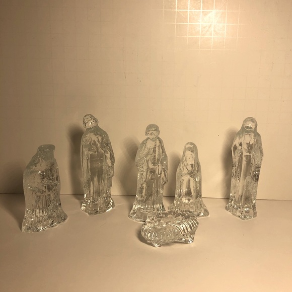 Crystal Nativity Set - Picture 2 of 15